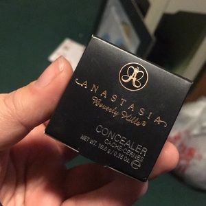 Brand New Anastasia concealer!